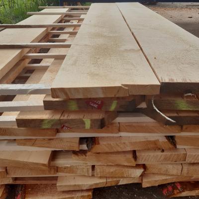 Planches de bois naturel