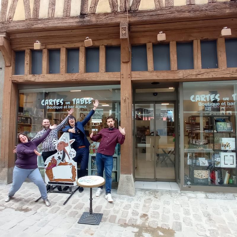 L'équipe Cartes sur table Auxerre - La boutique de jeux de société (photo Cartes sur table)