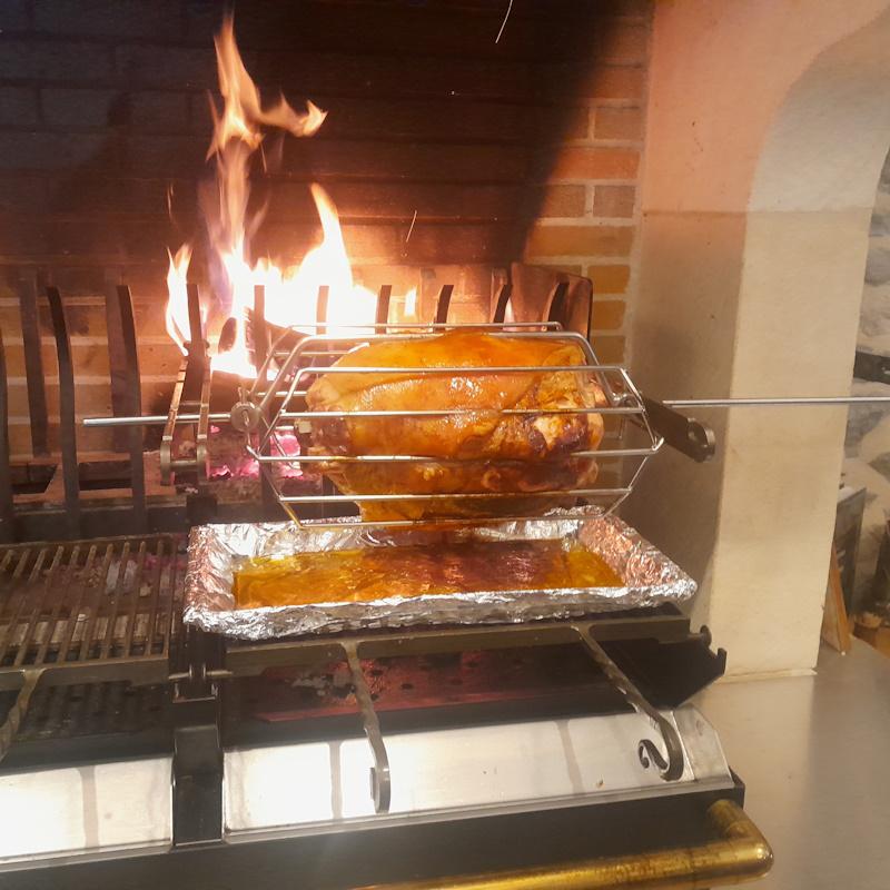 Jambon à la broche au domaine Drain à Jambles